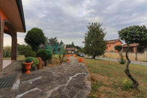 Villa indipendente con giardino a Case Nuove - foto 3