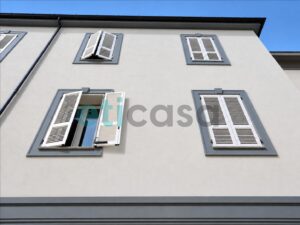 Trilocale con doppio affaccio ristrutturato in centro città - foto 23