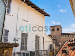 Bilocale ristrutturato in centro città - foto 17